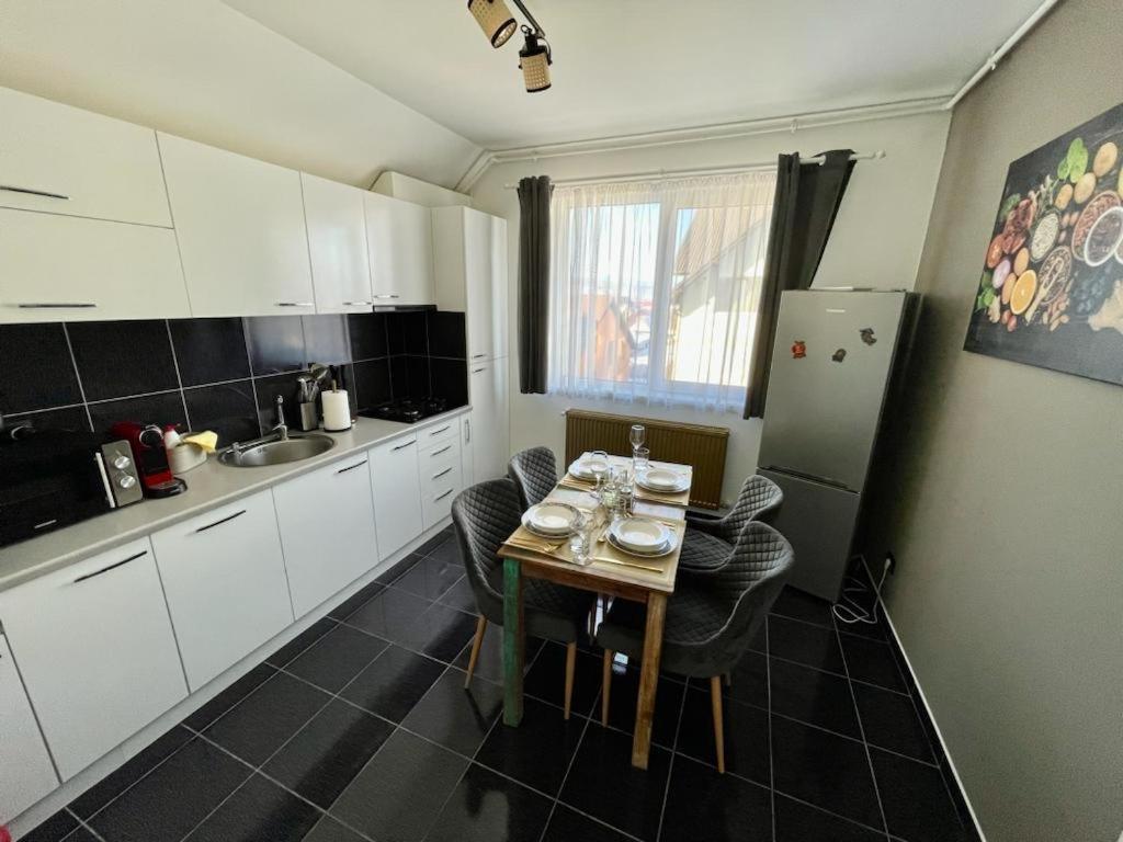 N & G Apartments Râșnov Zewnętrze zdjęcie